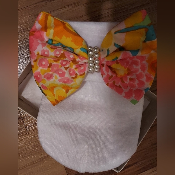 ILY Bean Floral Pearl Bow Beany Beanie White Hat for Newborn Baby Girl - Picture 2 of 7